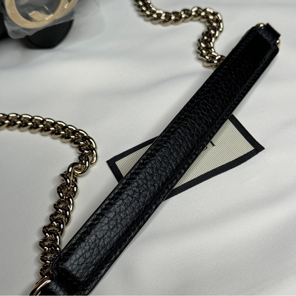 Gucci Interlocking Black Leather Chain Crossbody - Picture 12 of 13